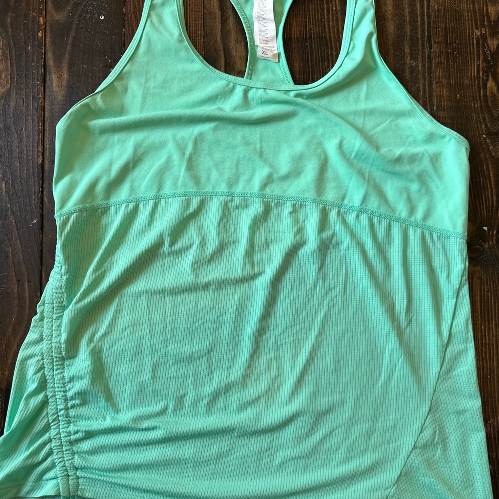 Fabletics Cashel Curved Cinch Tank size XL in Seascape Color